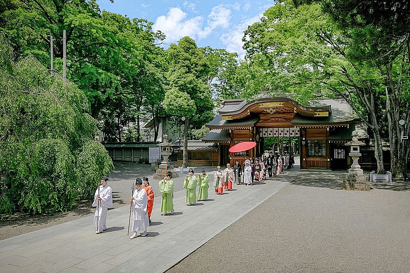 伝統が息づく、神聖な誓いの瞬間