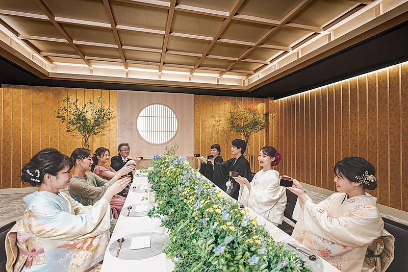 大國魂神社の境内に佇む料亭「杉」は、伝統と静寂に包まれた上質な会食会場