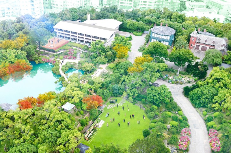 日本庭園と水辺を望むガーデン挙式