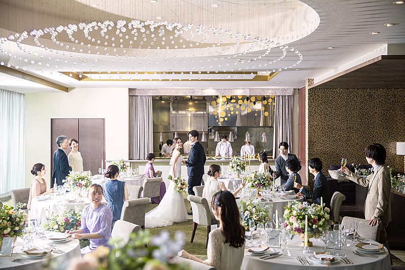 ライブ感たっぷりのオープンキッ チン