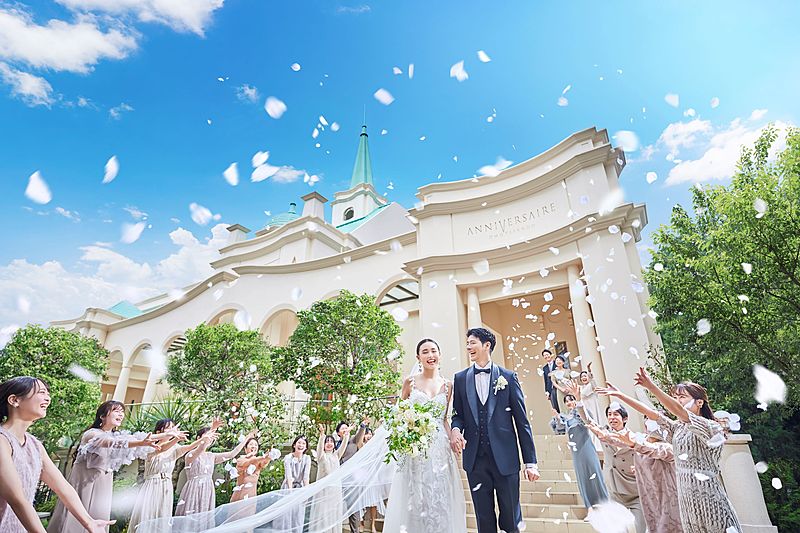 都内で希少の独立型大聖堂で感動挙式とフラワーシャワーが叶う