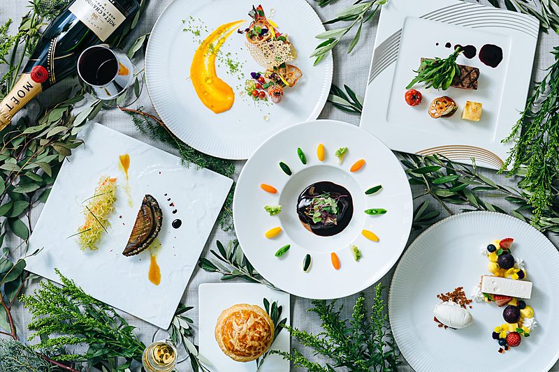 料理を主役にゲストと会話を弾ませて