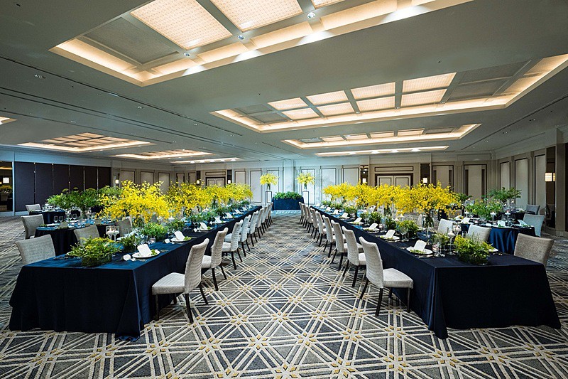 白を基調にデザインされたのメインバンケット