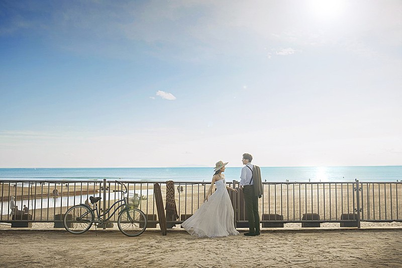 由比ガ浜のビーチでのロケーションフォトも人気	