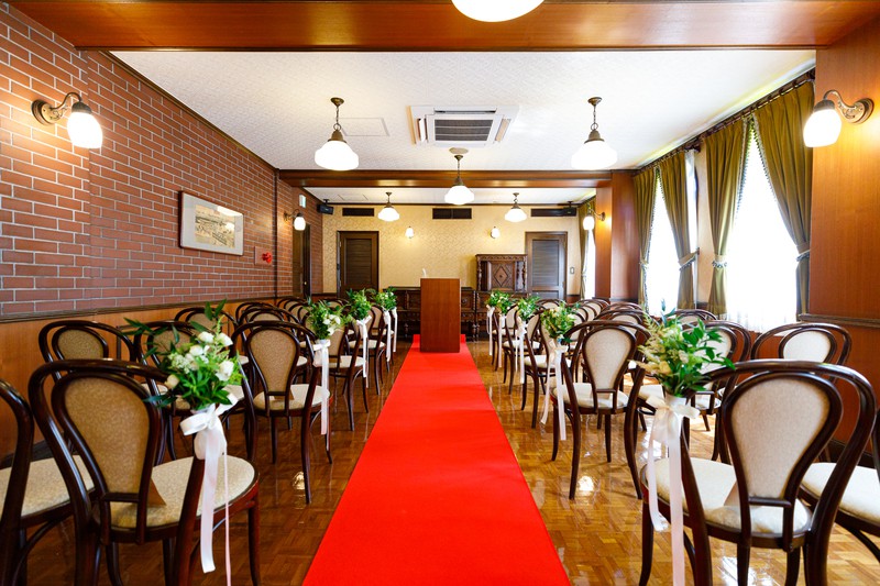 大切な人の距離が、自然と近くなるチャペル