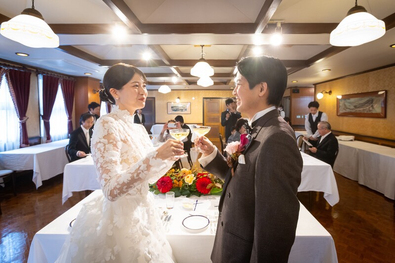 自然に笑顔がこぼれる乾杯