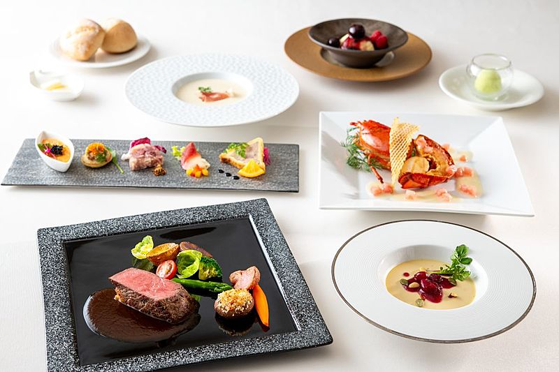 千葉県産の食材をはじめ料理長が厳選した評判の婚礼料理