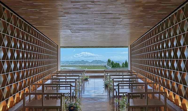 空に一番近いチャペル開放的なセレモニー