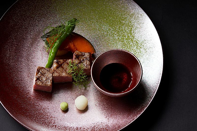 新鮮な食材や調理法はもちろん、細部にまで気持ちを込めた料理をお届け