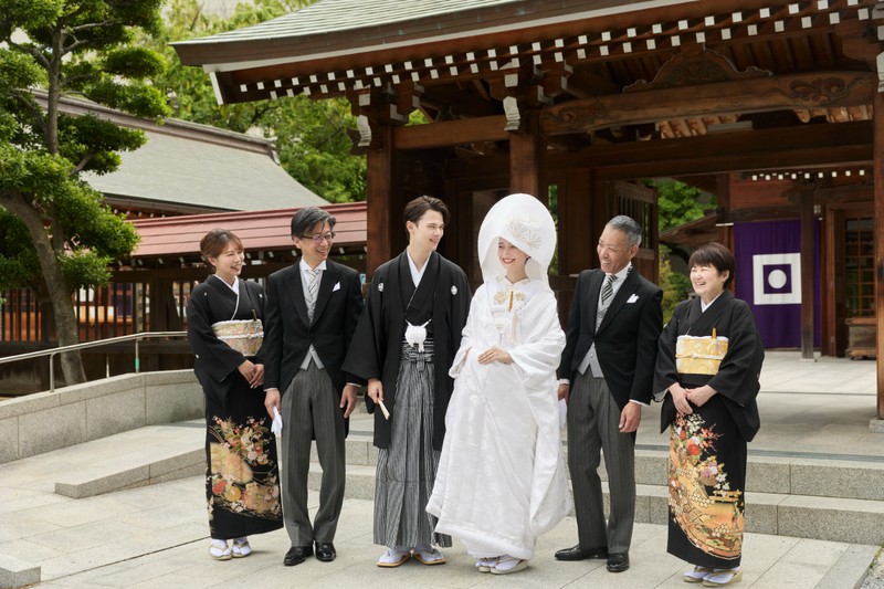 温かな祝福を受けひとつの家族に