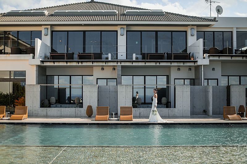 水面に映る幻想的なセレモニー