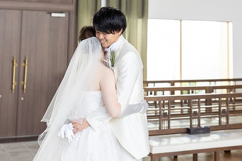 青空・光・緑を感じる開放的なチャペルが誕生