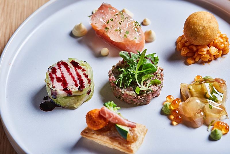 レストラン内にはオープンキッチンをご用意