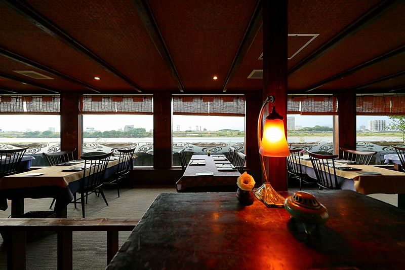 長良川を眺めながらの披露宴	