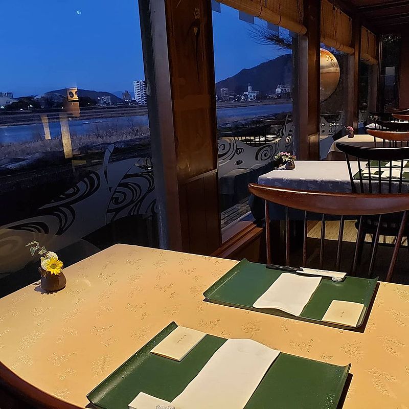 長良川を愛でるレストランウェディング