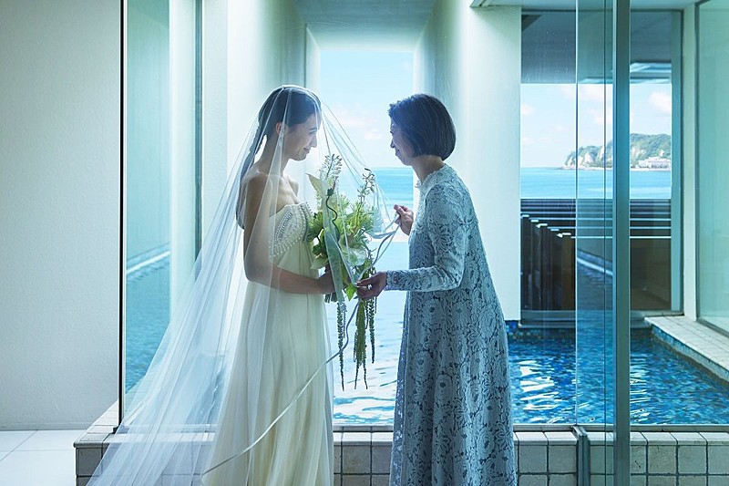 娘から花嫁へ、最後の身支度