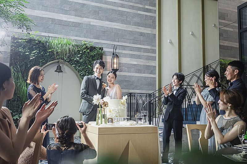 全天候型のテラスとひと続きのパーティ会場