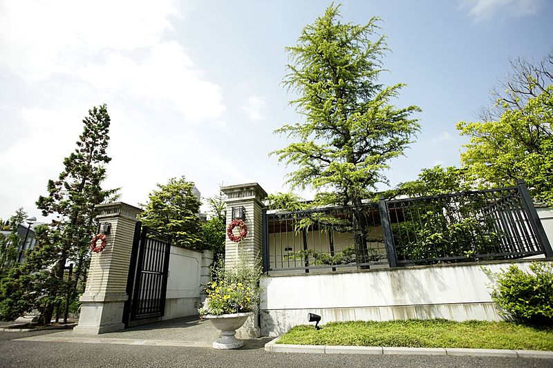 街の喧騒から離れた隠れ家のような佇まい