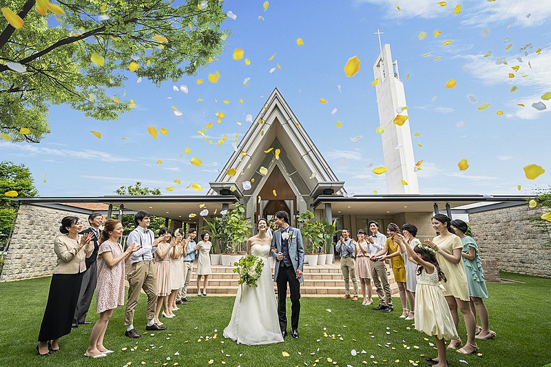 緑溢れるガーデンでゲストと特別な時間を