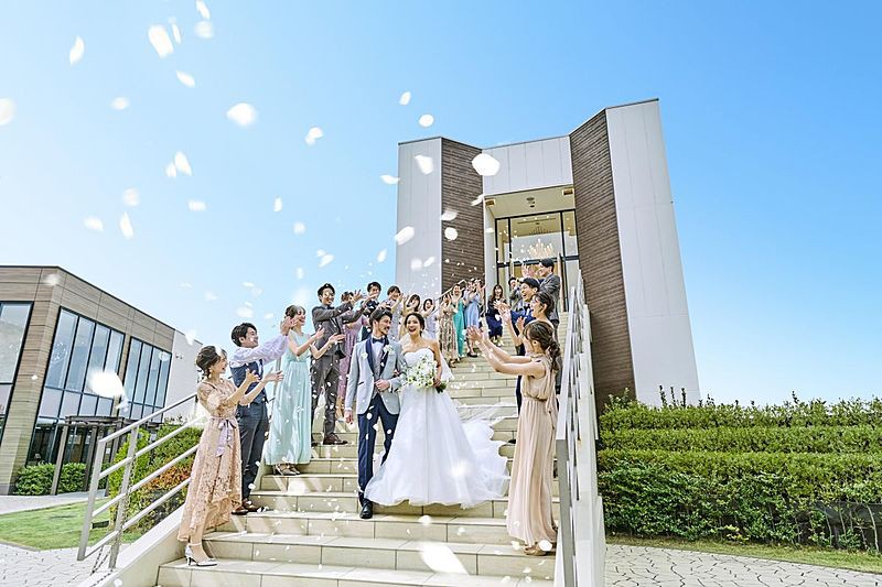 青空の下でのアフターセレモニー