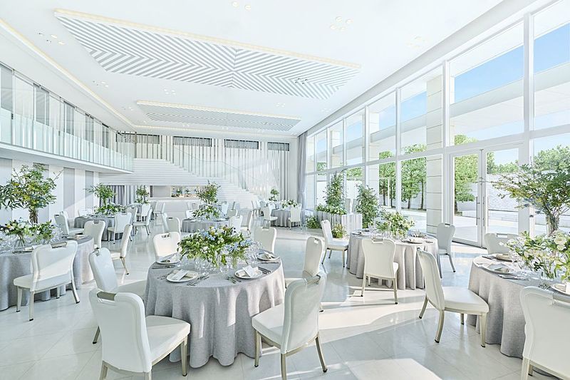 白くきらめく贅沢な空間「テララ」