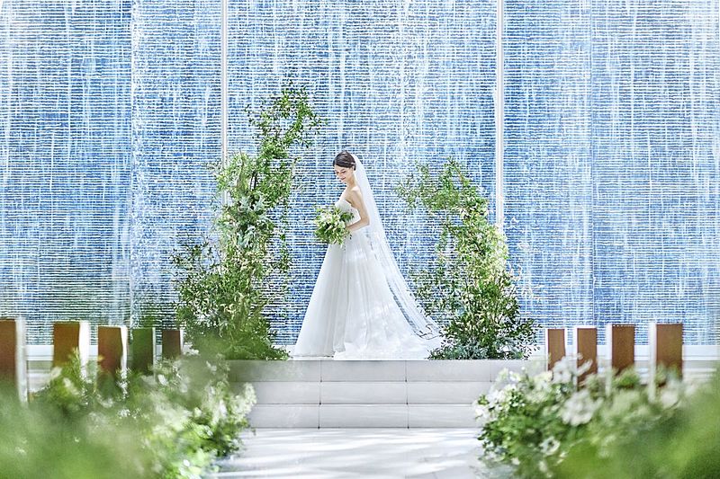 最高の瞬間を際立たせる純白の空間