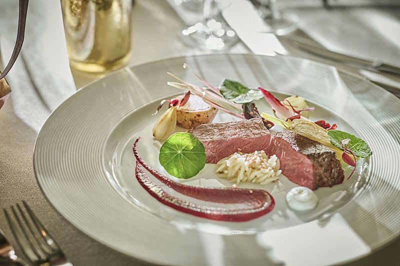 華やかなフレンチに日本の繊細さをとり入れた“フレンチジャポネ”