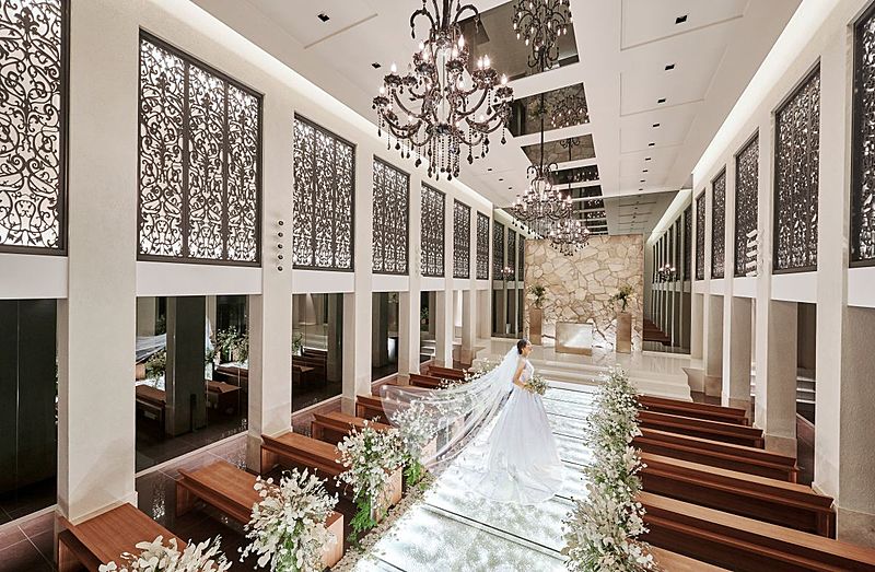 洗練された挙式が叶うアーティスティックな空間