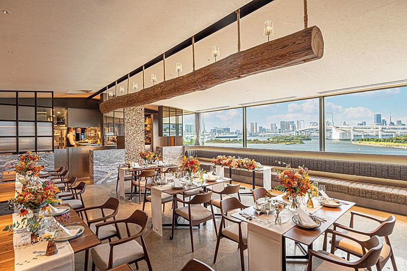 古民家風のノスタルジックと東京湾の絶景のロケーションを調和させた空間