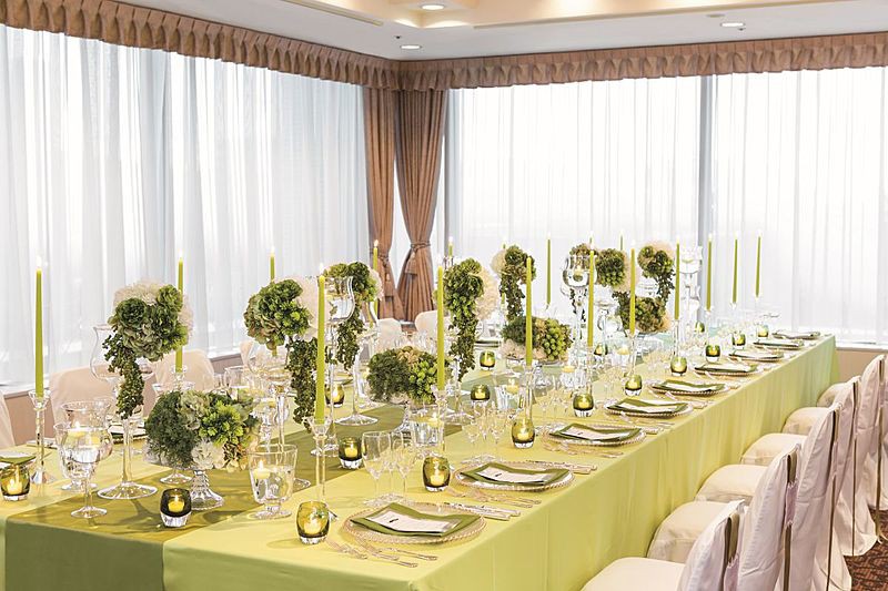 小バンケットルーム「琥珀　KOHAKU」