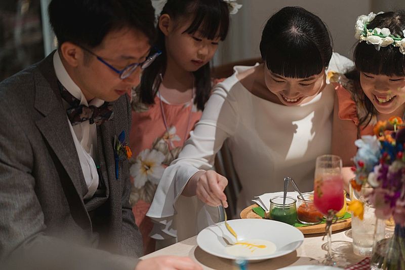 オリジナリティー溢れる料理演出で心踊るひとときに