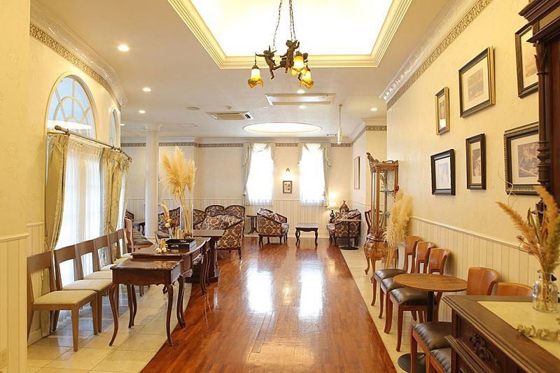 温かみのある落ち着いた館内