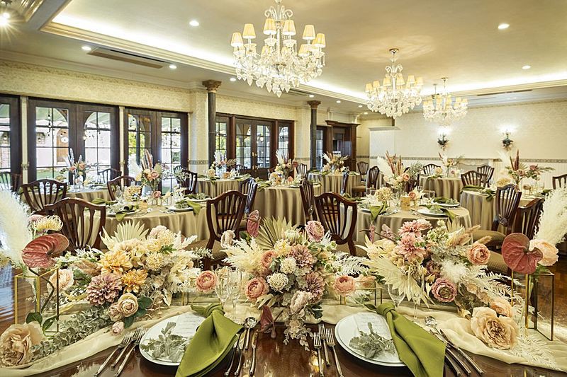 自然光がたっぷり入ってくる明るい会場