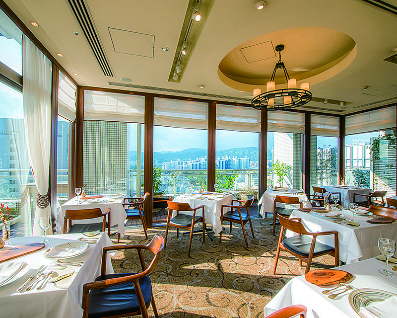 様々なエリアのレストランをご紹介可能