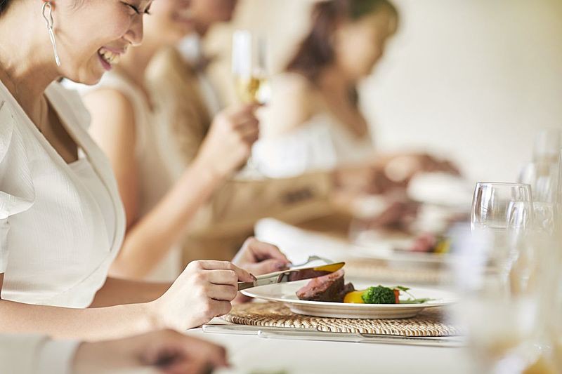 お食事はホテルが腕によりをかけたフルコース
