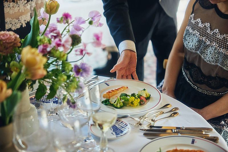 「食」でもてなすウエディング