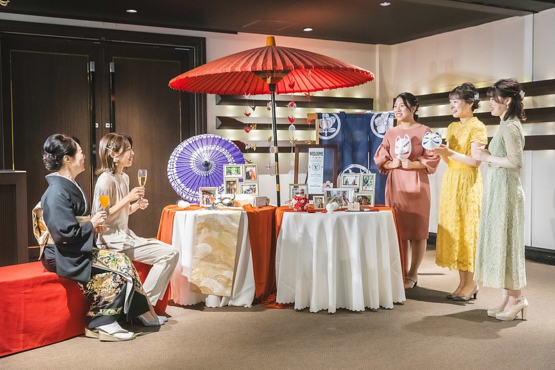 和の彩りに包まれる、笑顔あふれる出迎え