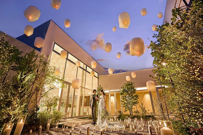 昼間とはまた一味違った雰囲気で過ごすナイトウェディング