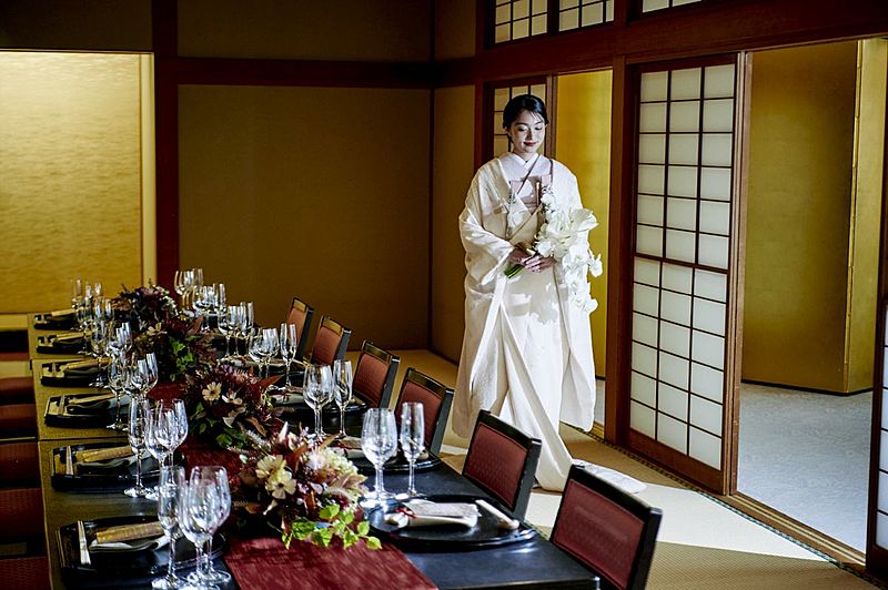 風雅な日本庭園を望む和の会場