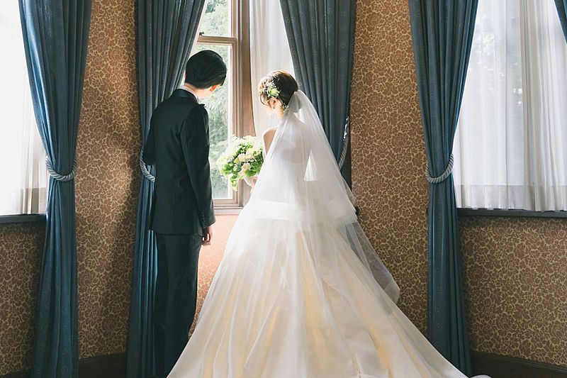 緑の風と光が祝福する、上質なプライベートガーデンウェディング