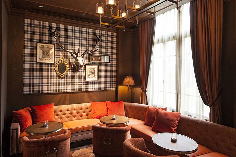 完全貸切の贅沢バーラウンジ