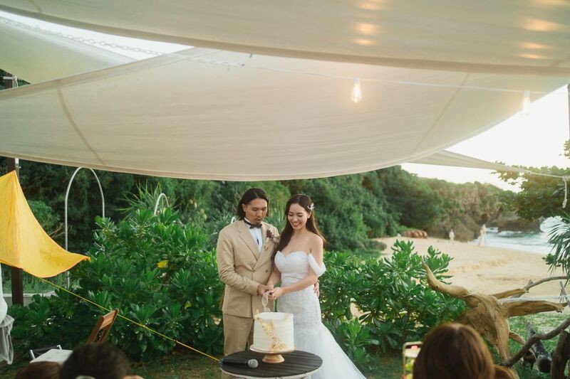 沖縄らしい景色が、そのまま背景に