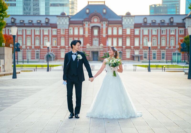 丸の内の街を舞台に、見返すたびに思い出す写真を