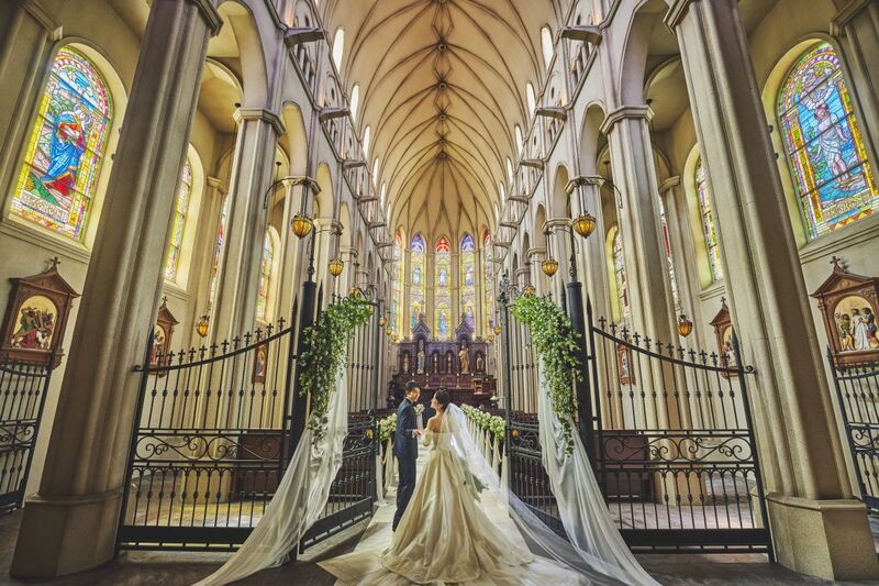 荘厳で幻想的な雰囲気に包まれた本格大聖堂