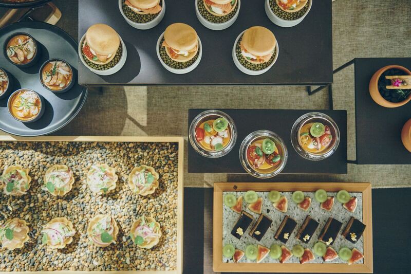 思わず写真を撮りたくなる見た目も華やかなコース仕立てのブッフェ料理