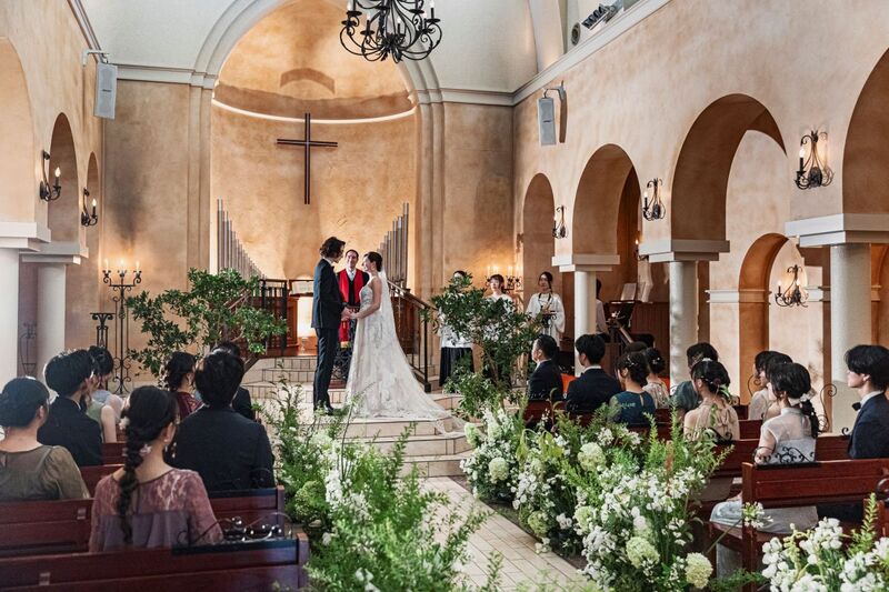 【天高16m・全長11m】開放感溢れる純白の独立型大聖堂