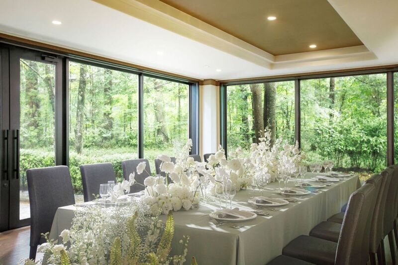 まるで「森の別荘」を感じさせる贅沢空間。大切な人だけを招くプライベートダイニング