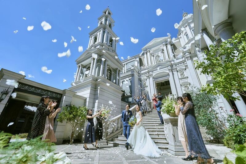 大聖堂前でのセレモニーも可能