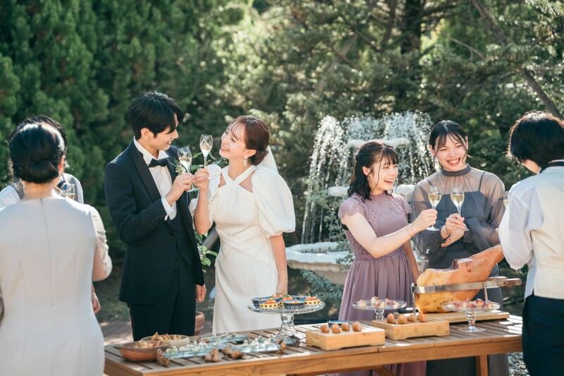 笑顔と会話の絶えないアペリティフタイム