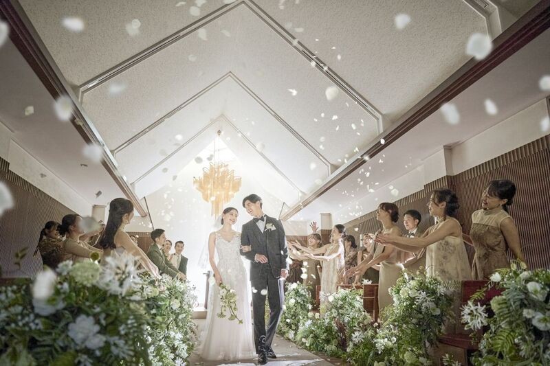 大切なゲストからの笑顔と祝福のフラワーシャワー演出